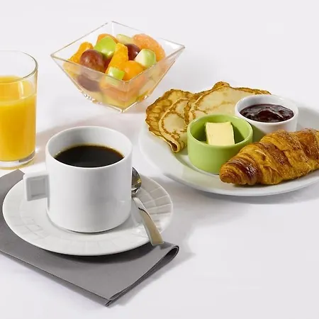Otel Campanile Nature - Lille Est 3*