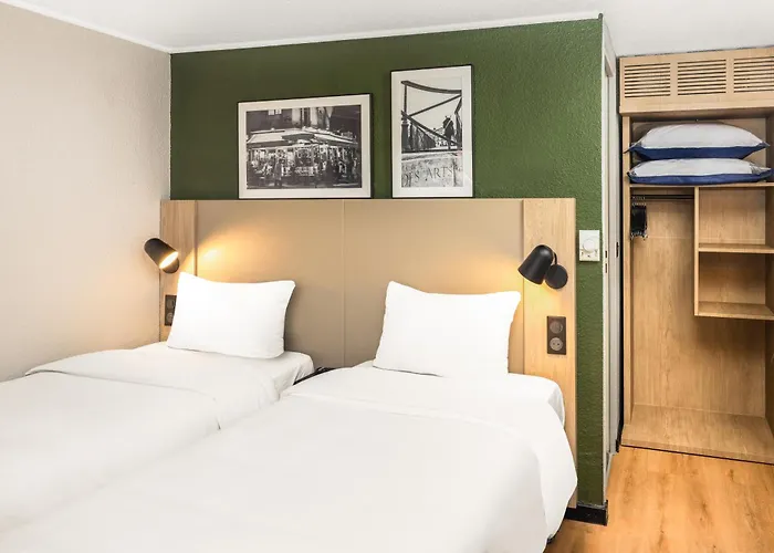 Otel Campanile Nature - Lille Est