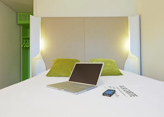 Otel Campanile Nature - Lille Est 3*